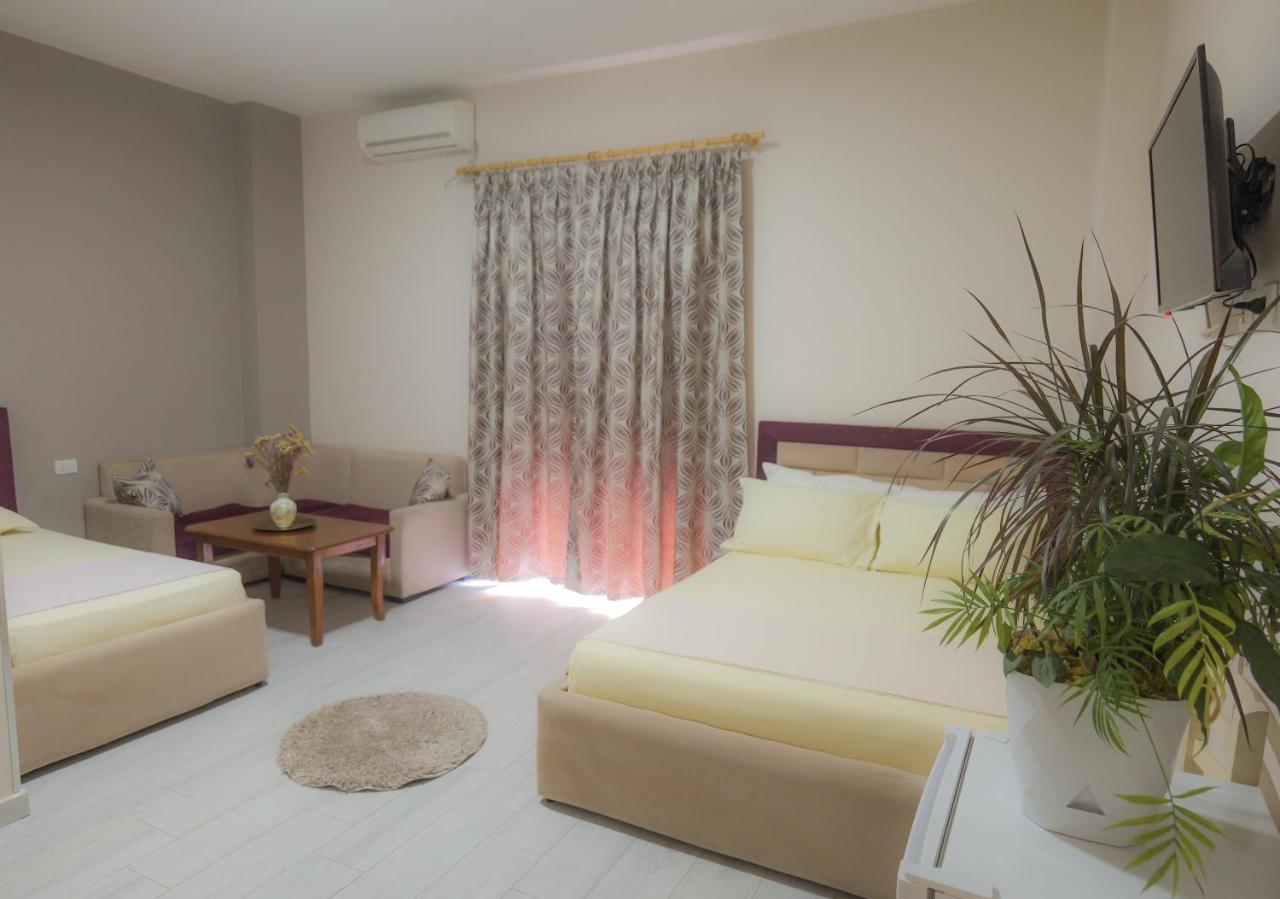 Dedej Hotel *