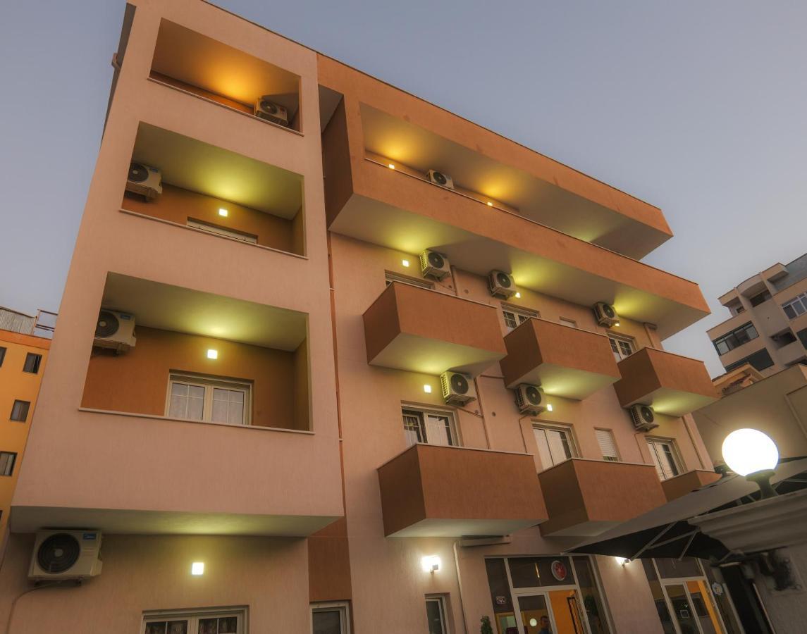 Hotel Dedej *