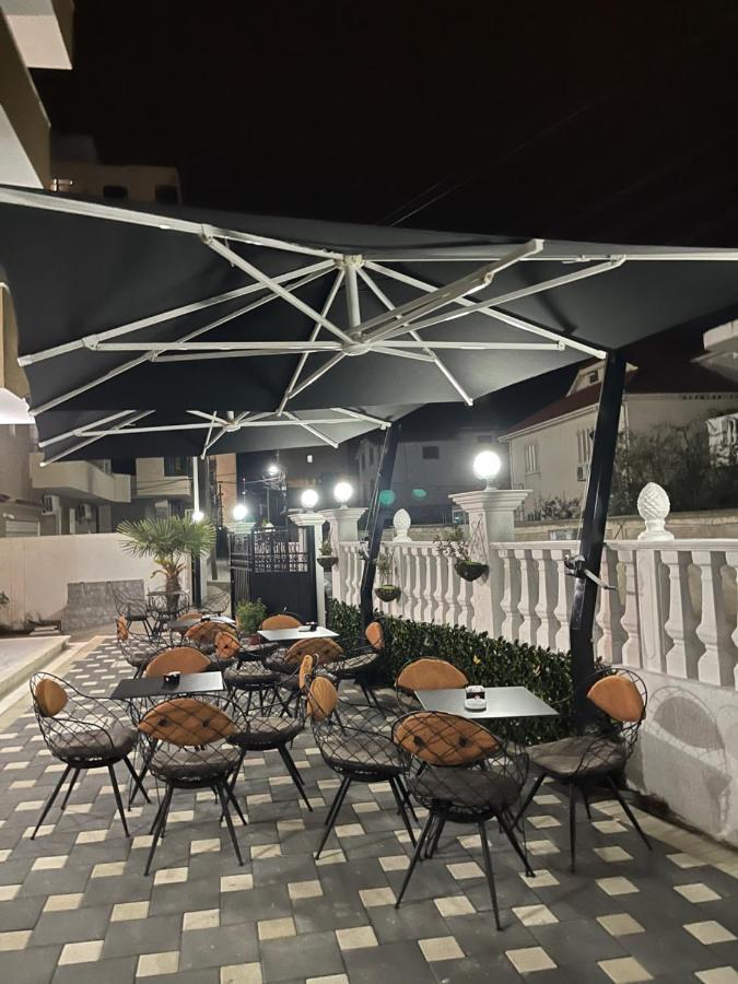 Hotel Dedej *
