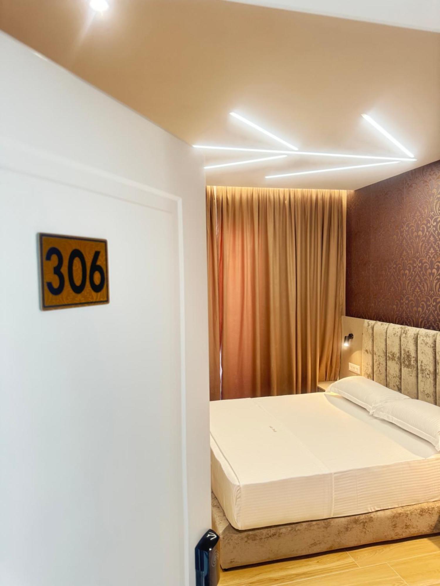 Hotel Dedej *