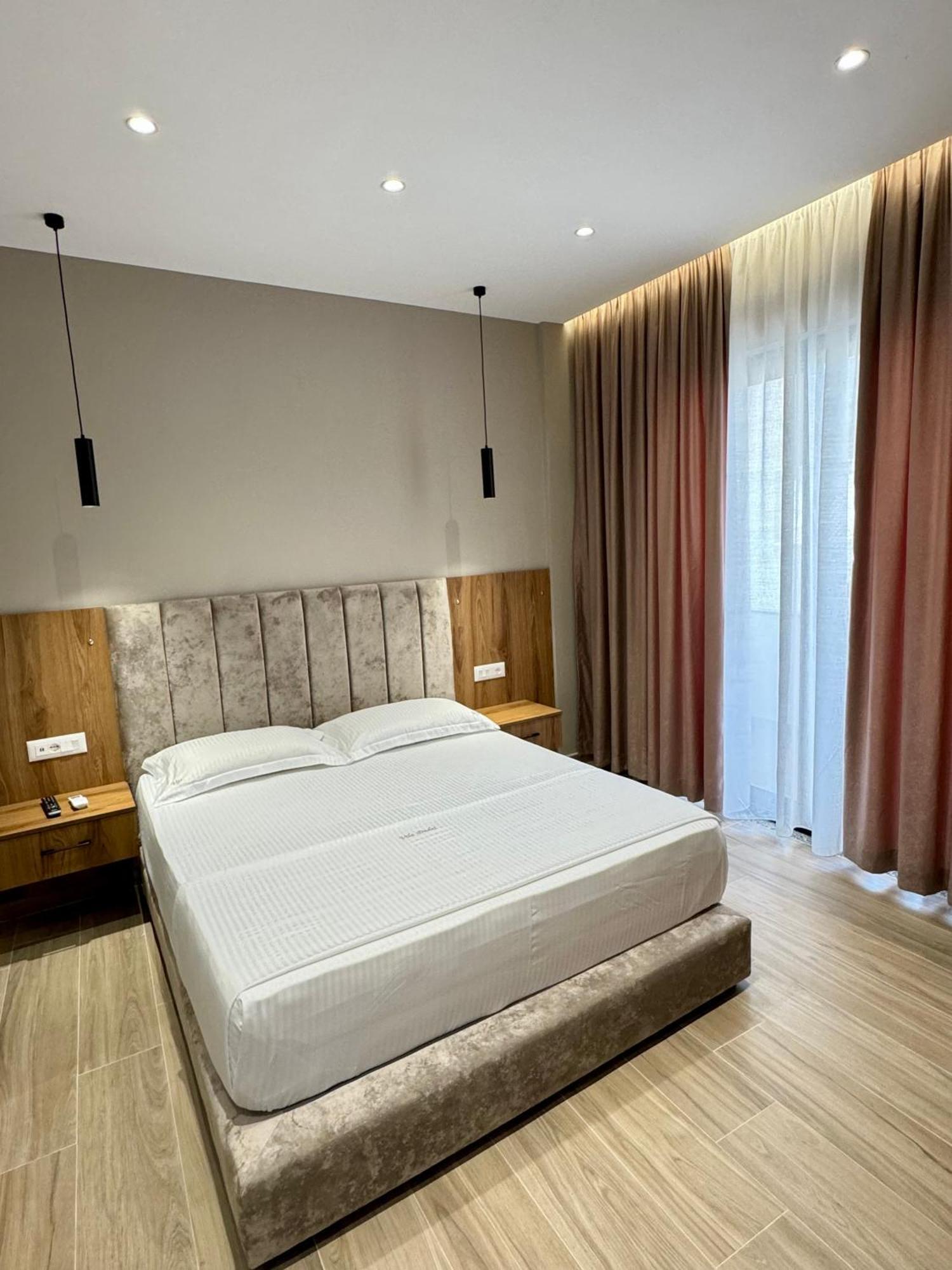 Dedej Hotel *